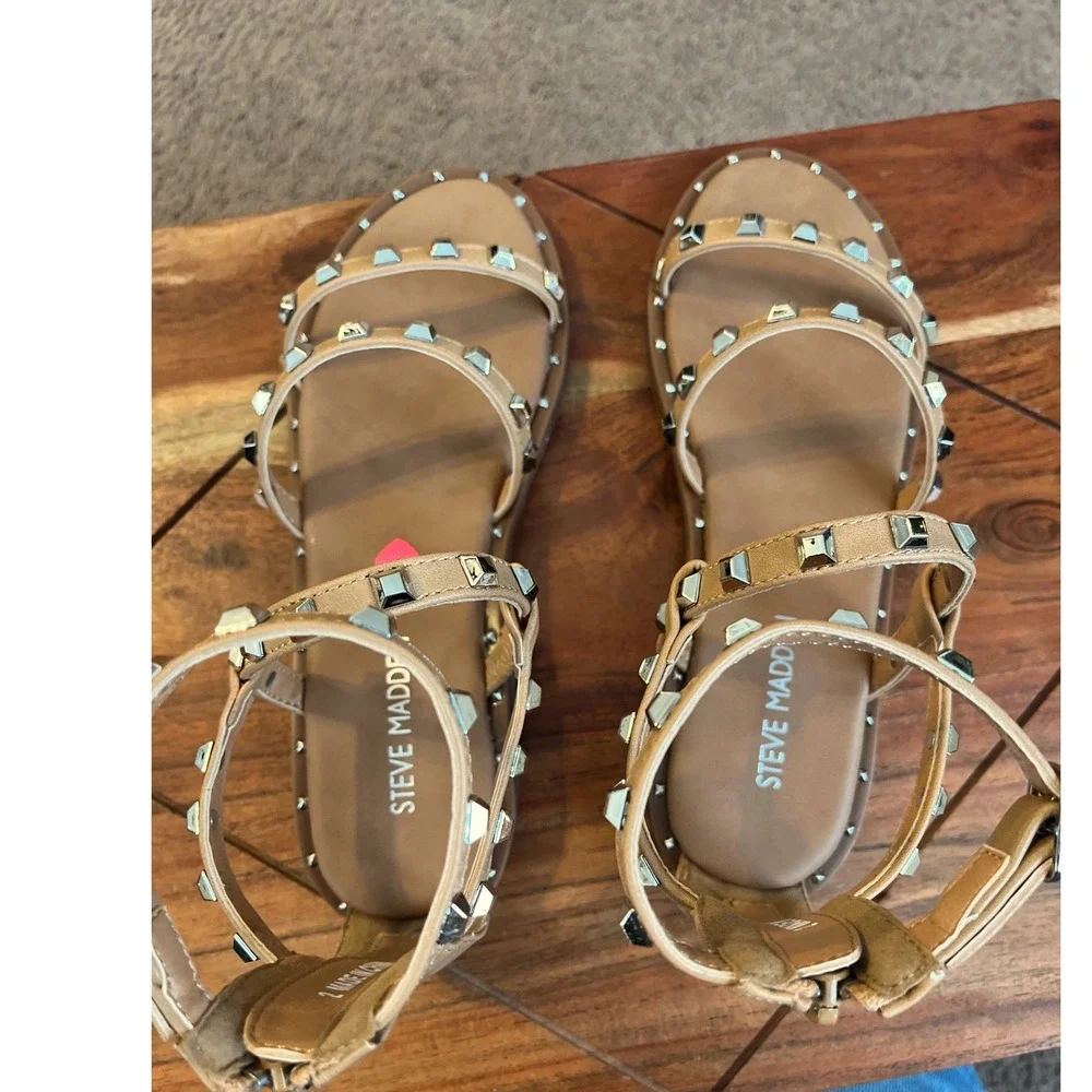 Steve Madden JTRAVEL Tan Studded Gladiator Sandals Girls Size 2‎ NWB